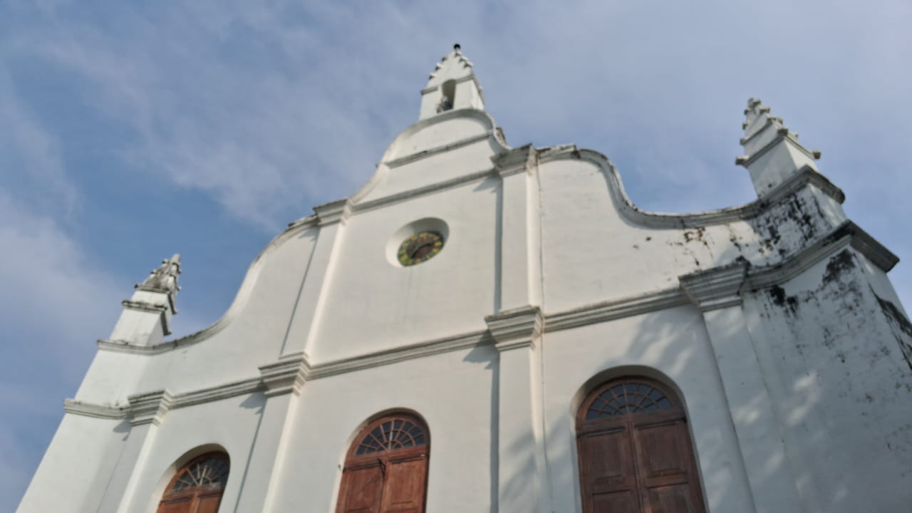 Crowded Church building